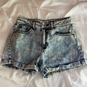 PacSun Lightwash Denim Mom Shorts Size 26